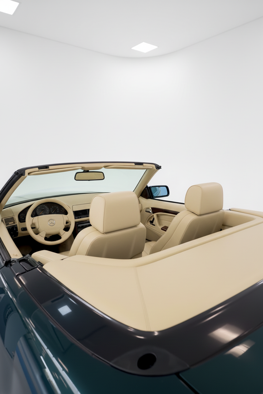 Interieur met beide stoelen